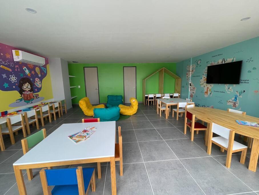 Appartement Depa Boho Al Sur Pet Friendly Piscina Gym Sala De Cine à Guadalajara Extérieur photo