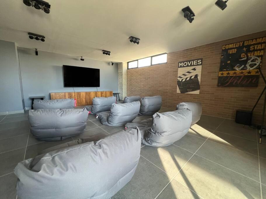 Appartement Depa Boho Al Sur Pet Friendly Piscina Gym Sala De Cine à Guadalajara Extérieur photo